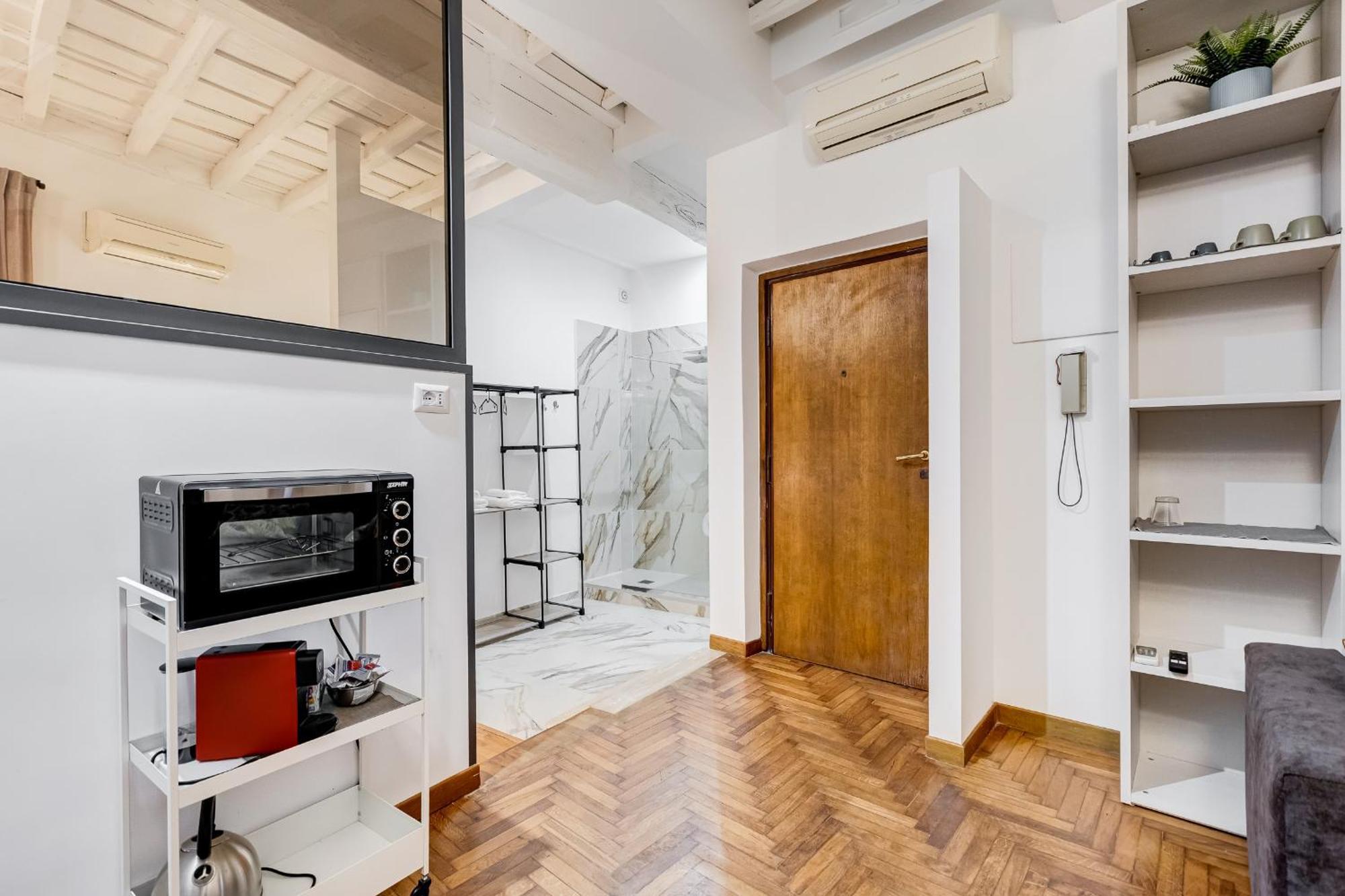 Trastevere One By Ghor Roma
